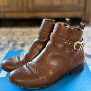 Kelly & Katie Gavilea Cognac Ankle Boots with Buckle Detail in Women’s Size 9.5